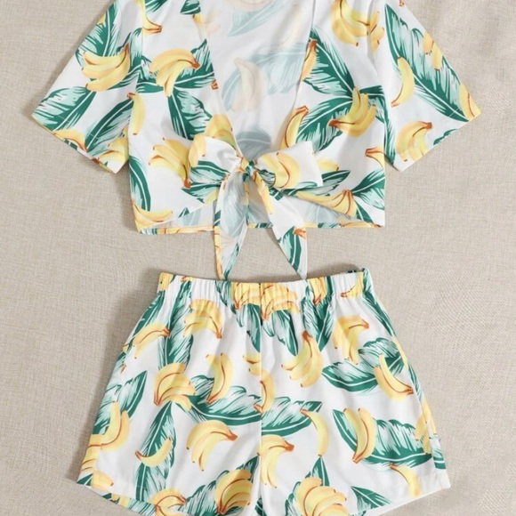 Pants - Two piece banana print short set